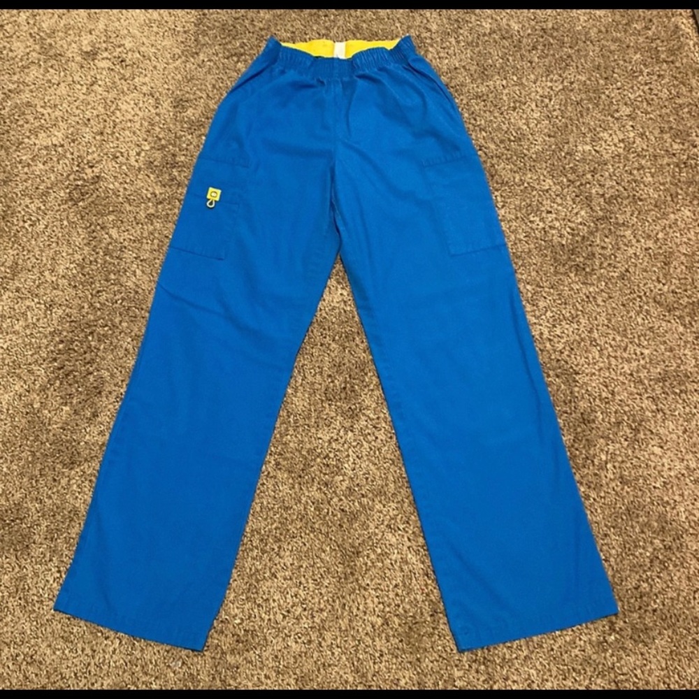 Wonderwink blue cargo scrub pants